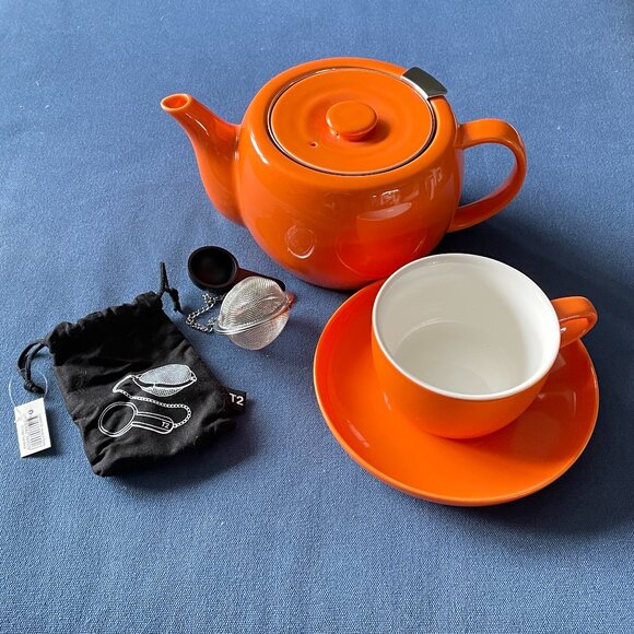 T2 PersonaliTEA Teapot with Cup and Saucer and Tea Basket-New! - Picture 1 of 15